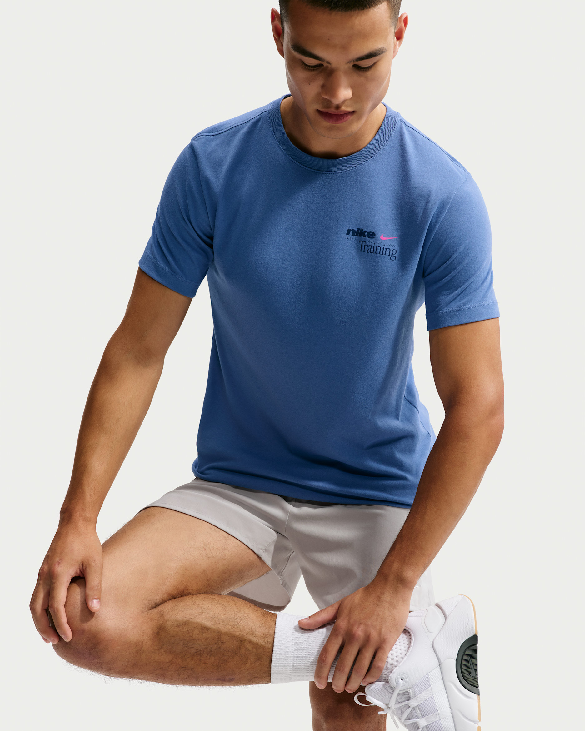 NIKE公式】ナイキ メンズ Dri-FIT トレーニング Tシャツ.オンライン